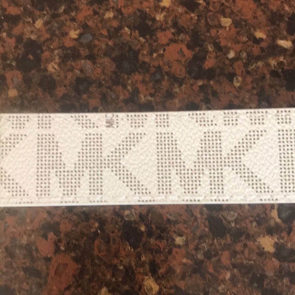 Michael Kors twist reversible belt sz large NWT - Picture 5 of 5